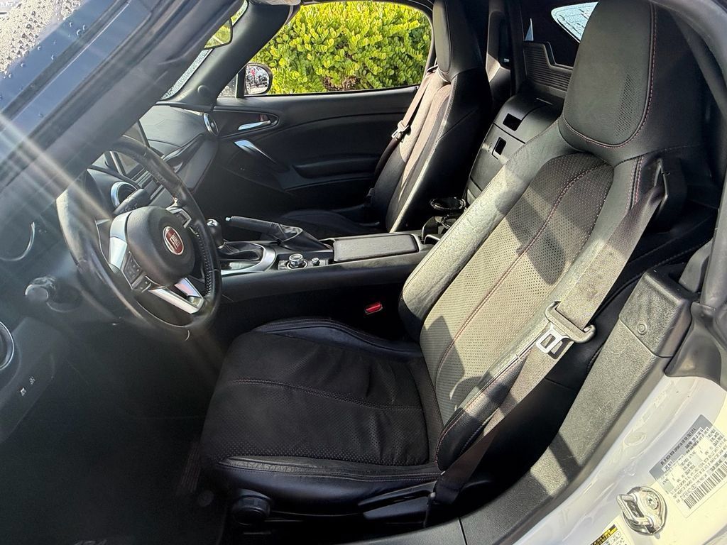 Used 2019 FIAT 124 Spider RWD image 10