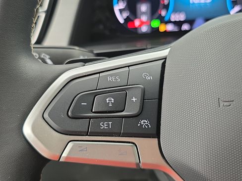 Certified 2024 Volkswagen Atlas Cross Sport SE AWD/4WD image 16