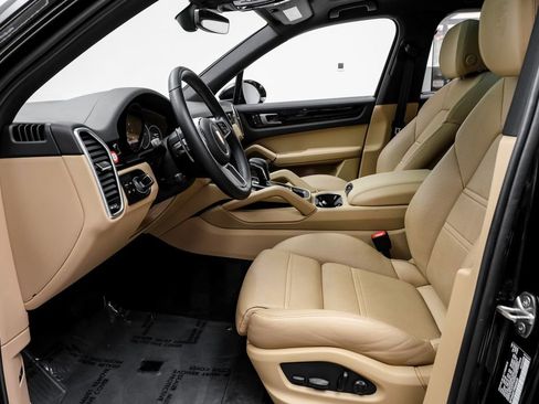 Used 2023 Porsche Cayenne Platinum Edition AWD/4WD image 8