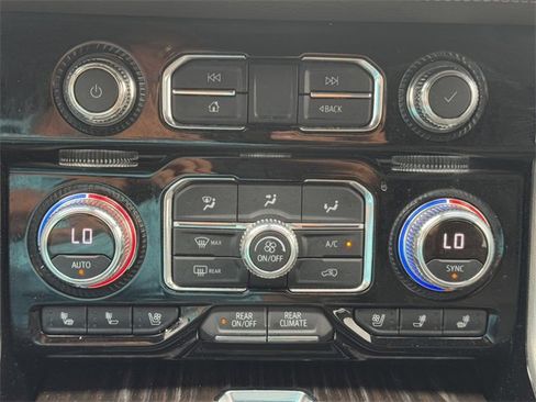 Used 2021 GMC Yukon XL Denali w/ Denali Premium Package image 39