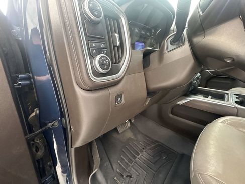 Used 2019 GMC Sierra 1500 SLT RWD image 18