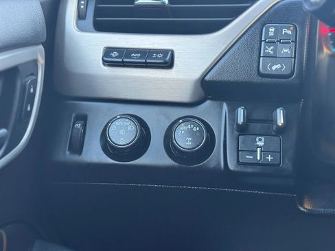 Used 2019 GMC Yukon XL Denali w/ Denali Ultimate Package image 34