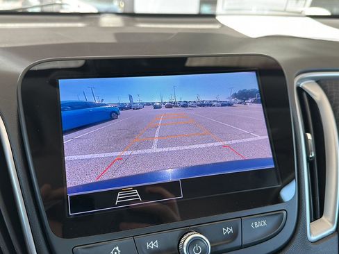 Used 2025 Chevrolet Malibu LT image 33