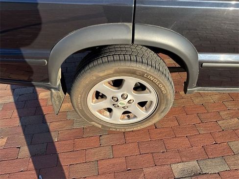 Used 2004 Land Rover Discovery SE image 15