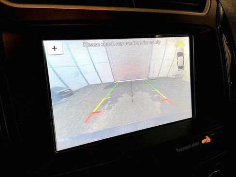 Used 2017 Ford Explorer XLT w/ Equipment Group 202A image 21