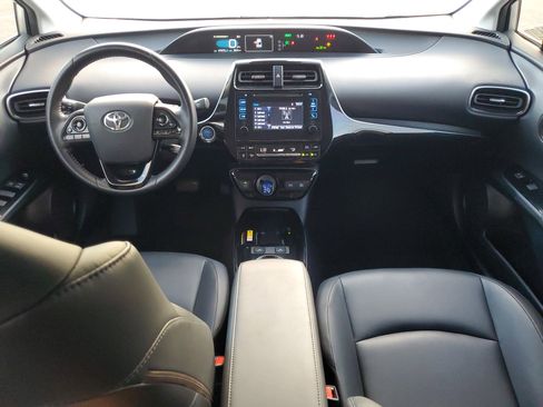 Used 2019 Toyota Prius XLE w/ Phone Cable & Charge Package image 18