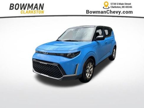 Used 2023 Kia Soul S FWD image 1