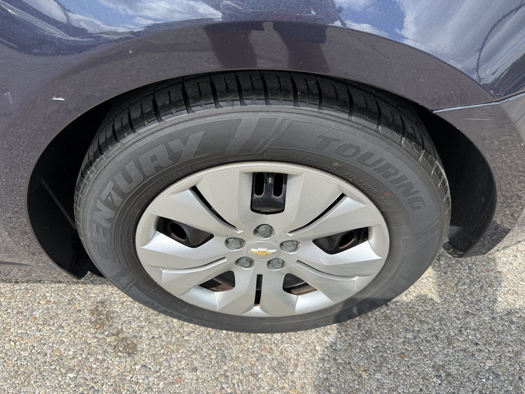 Used 2015 Chevrolet Cruze LS FWD image 9