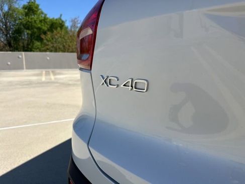 Certified 2023 Volvo XC40 B5 Plus w/ Driver Assist Package AWD/4WD image 36
