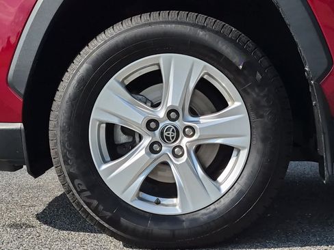 Used 2021 Toyota RAV4 XLE AWD/4WD image 8
