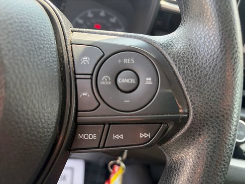 Used 2025 Toyota Corolla LE FWD image 34