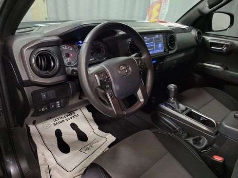 Used 2023 Toyota Tacoma TRD Off-Road image 13