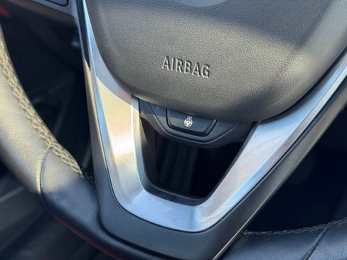 Used 2023 BMW 330i xDrive Sedan w/ Premium Package image 46