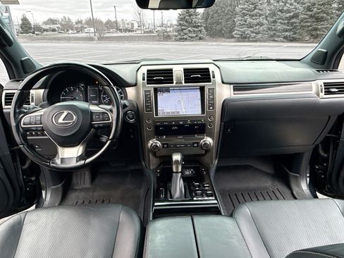 Used 2021 Lexus GX 460 Luxury w/ Sport Design Package AWD/4WD image 3