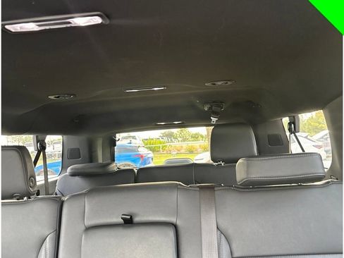 Used 2025 Chevrolet Suburban LT RWD image 17