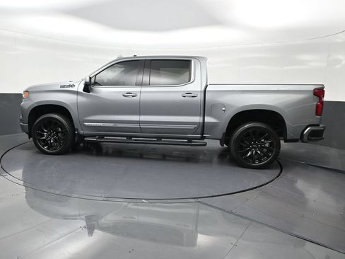 Used 2024 Chevrolet Silverado 1500 High Country w/ Technology Package RWD image 2