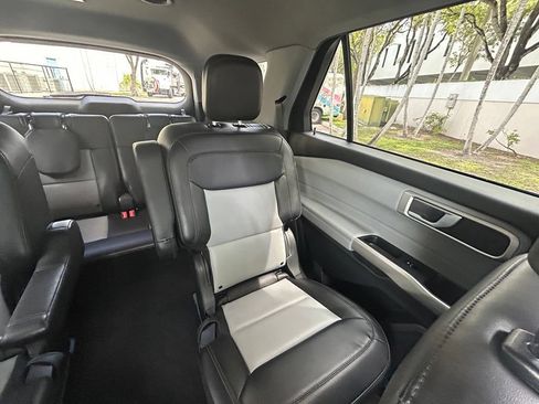 Used 2023 Ford Explorer XLT w/ Equipment Group 202A RWD image 14