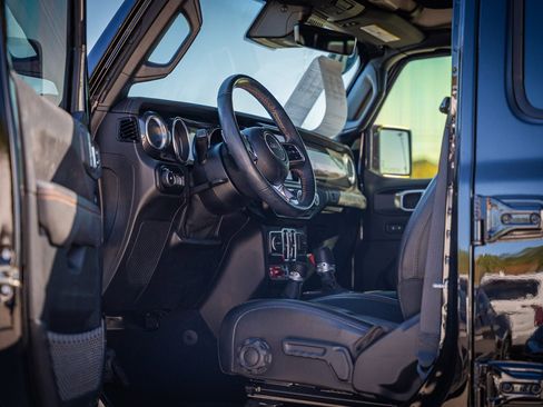 Used 2021 Jeep Wrangler Unlimited Rubicon image 25