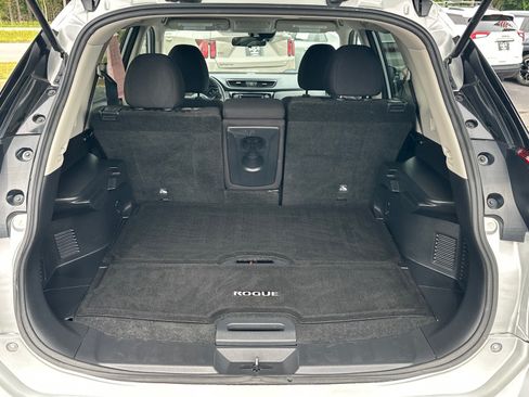 Used 2019 Nissan Rogue S w/ Special Edition Package FWD image 5