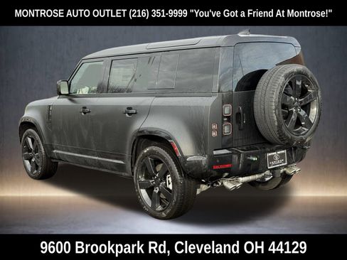 New 2026 Land Rover Defender 110 X-Dynamic SE image 3