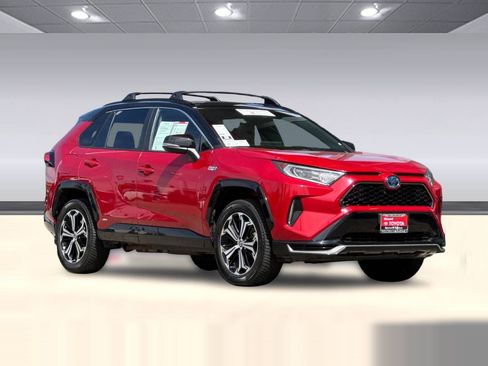 Certified 2021 Toyota RAV4 XSE w/ Weather Package AWD/4WD image 6