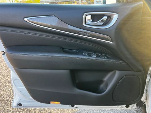 Used 2019 INFINITI QX60 Luxe w/ Essential Package image 5