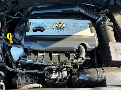 Used 2013 Volkswagen Eos FWD image 28