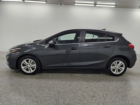 Used 2018 Chevrolet Cruze LT w/ LT Convenience Package FWD image 7