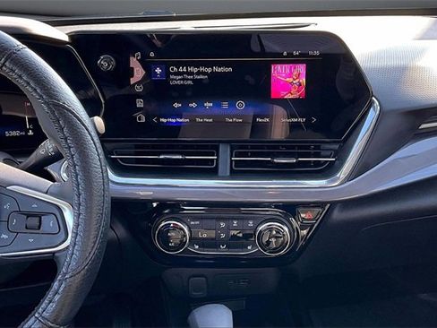 Used 2026 Chevrolet Trax ACTIV w/ Sunroof Package image 9