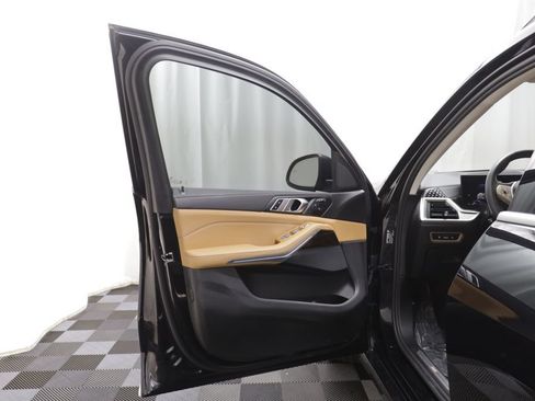 Used 2025 BMW X7 xDrive40i w/ Parking Assistance Package AWD/4WD image 4