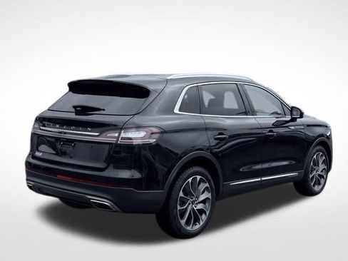 Used 2022 Lincoln Nautilus Reserve AWD/4WD image 6