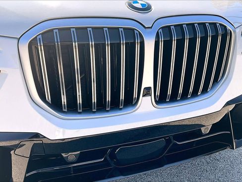 Used 2026 BMW X7 xDrive40i w/ Executive Package AWD/4WD image 28