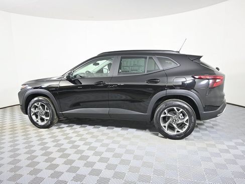 New 2026 Chevrolet Trax LT w/ Driver Confidence Package FWD image 3
