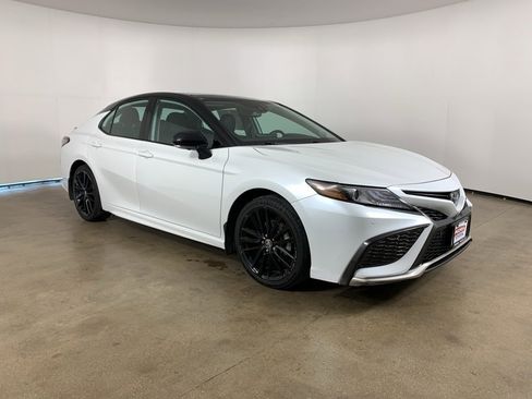 Used 2024 Toyota Camry XSE image 5