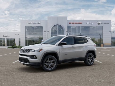 New 2026 Jeep Compass Latitude image 2