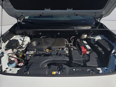 Used 2022 Toyota RAV4 XLE w/ XLE Grade Weather Package FWD image 31
