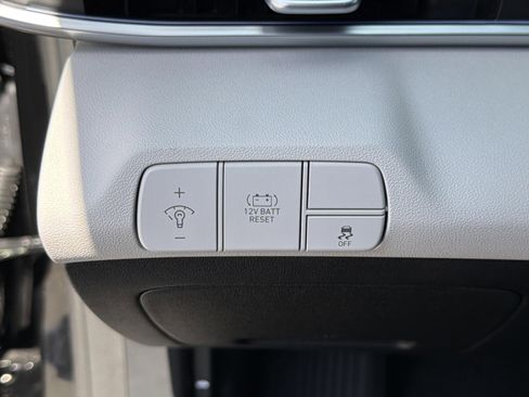 New 2026 Hyundai Elantra Limited FWD image 18