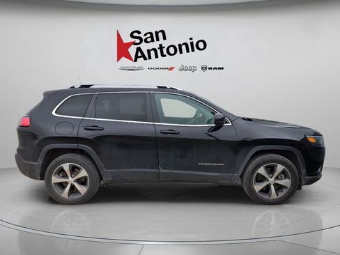 Used 2019 Jeep Cherokee Limited image 8