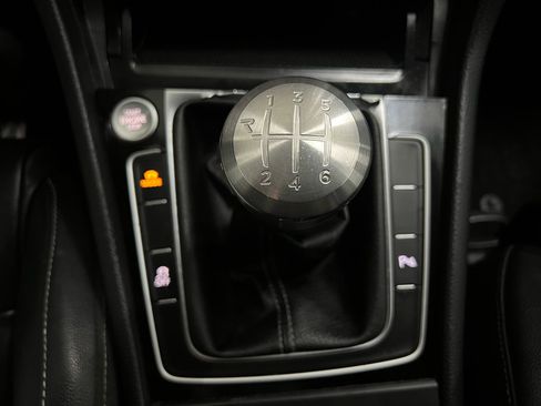 Used 2017 Volkswagen Golf R 4-Door image 22