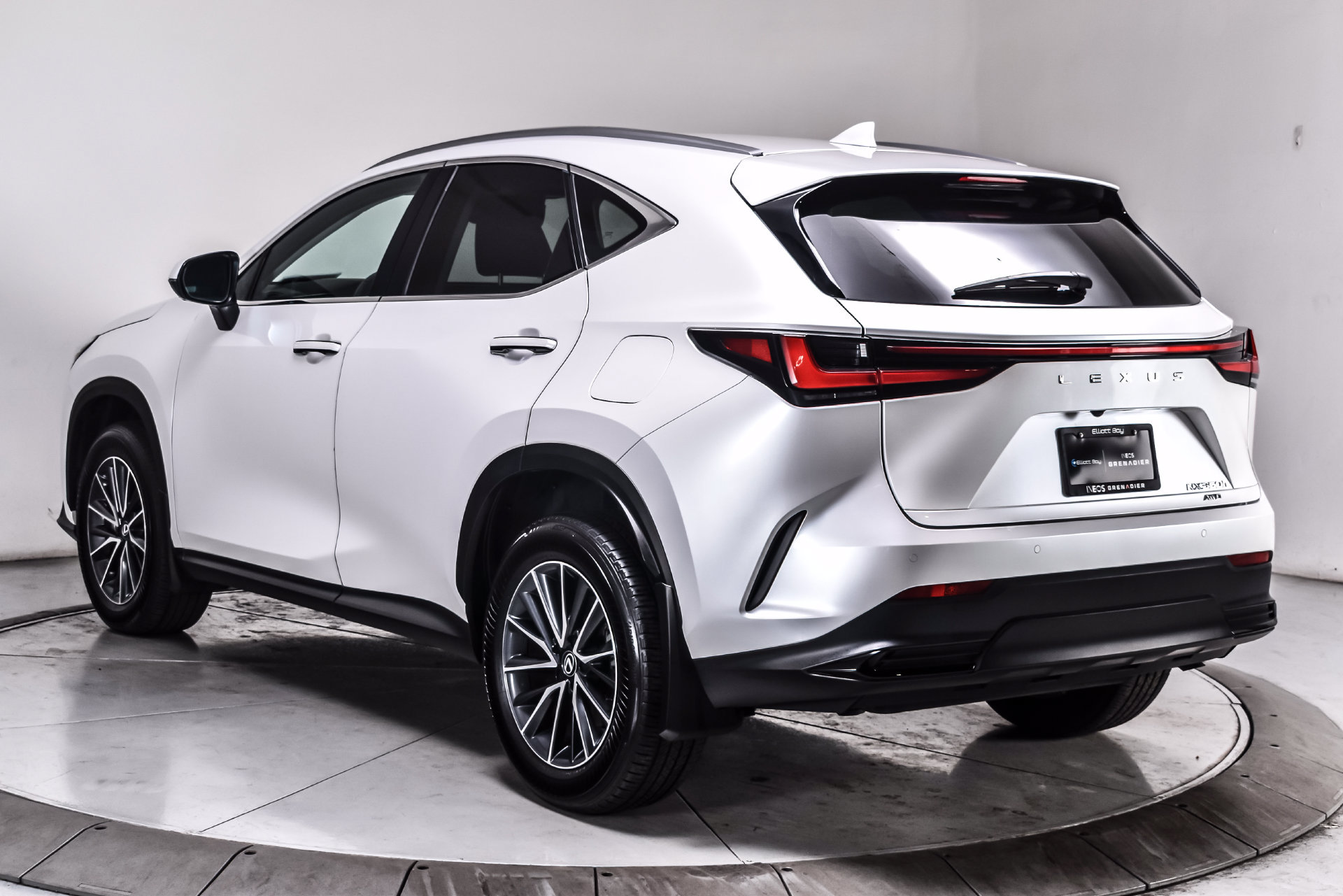 Used 2025 Lexus NX 350h AWD w/ Cold Area Package image 5