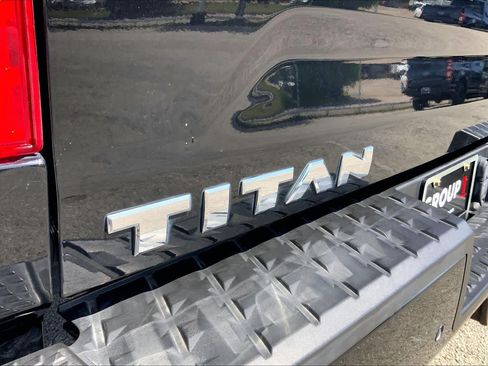 Used 2020 Nissan Titan SV w/ SV Convenience Package RWD image 31