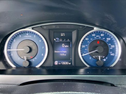 Used 2015 Toyota Camry XLE w/ Moonroof Package image 24