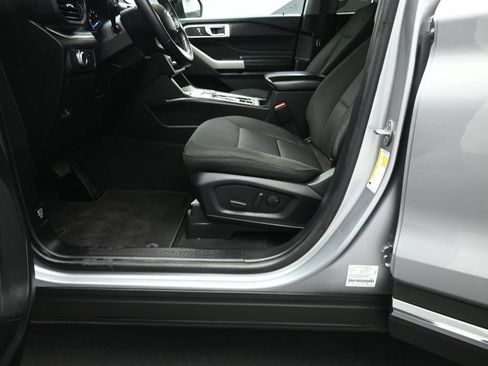 Certified 2022 Ford Explorer XLT RWD image 28