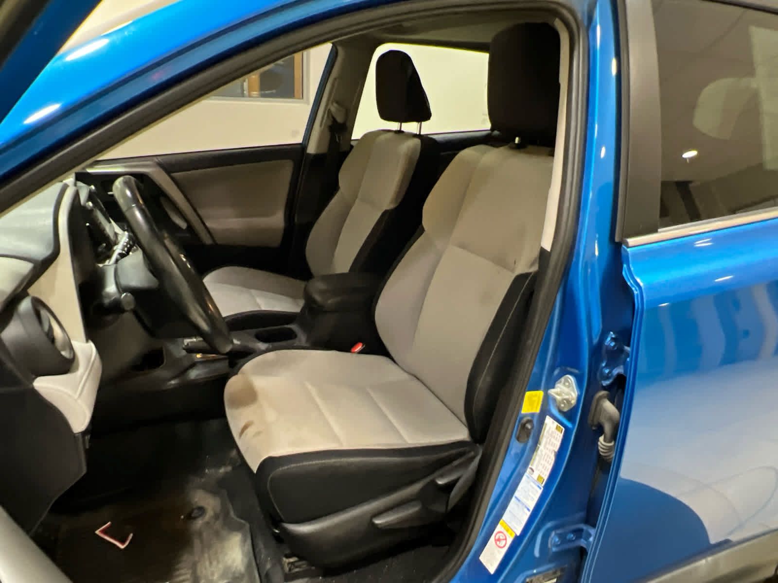 Used 2016 Toyota RAV4 XLE w/ Convenience Package AWD/4WD image 13