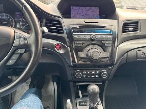 Used 2013 Acura ILX w/ Technology Package FWD image 18