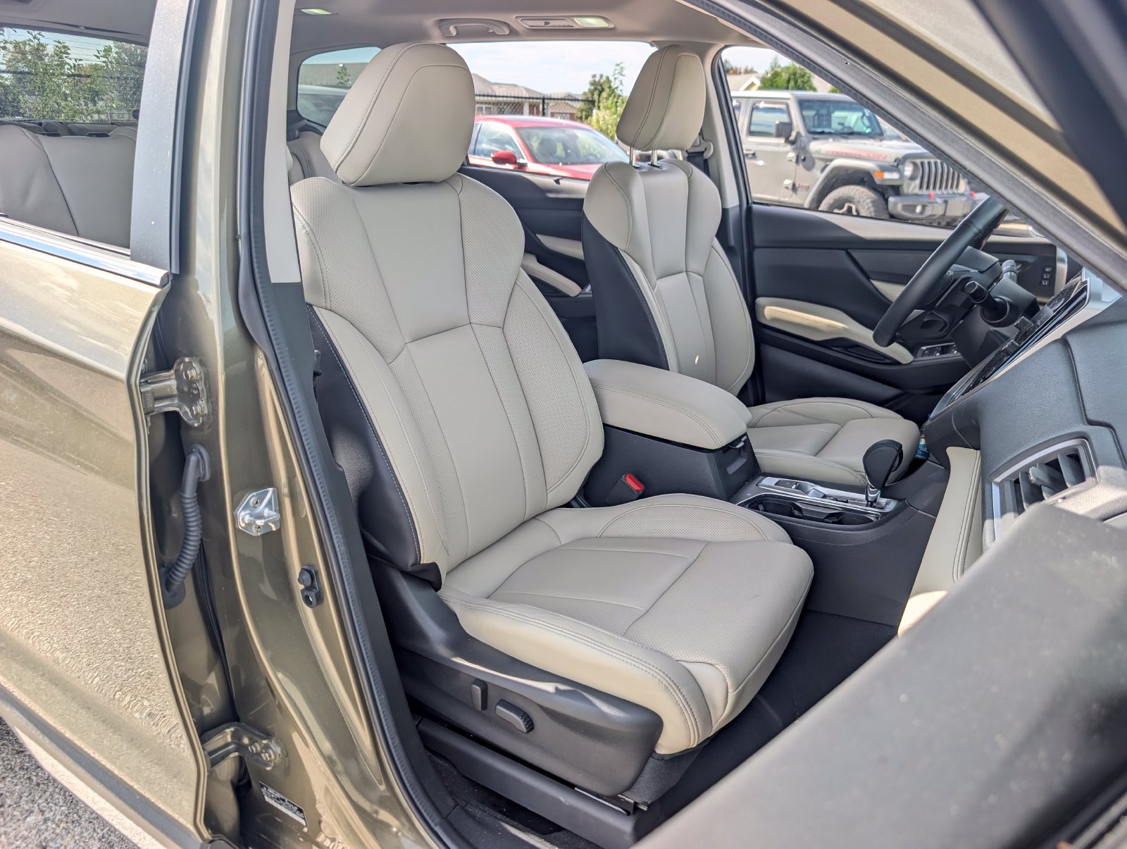 Used 2024 Subaru Ascent Limited AWD/4WD image 29