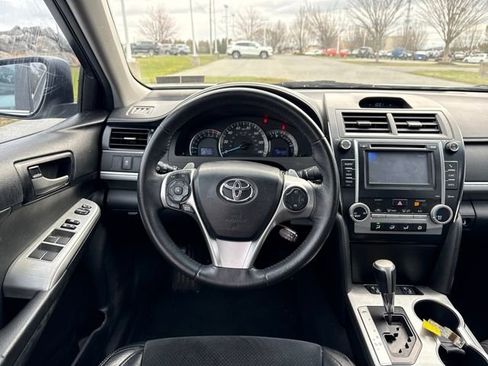Used 2012 Toyota Camry SE w/ Leather Pkg image 19