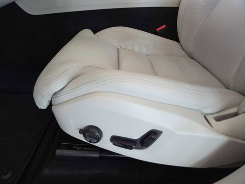 Used 2025 Volvo XC60 B5 Ultra w/ Protection Package Premier image 23