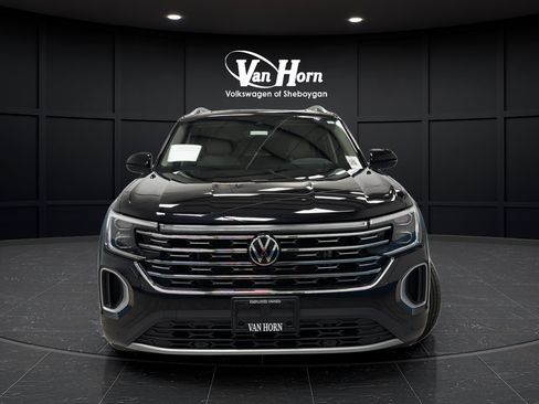 Used 2025 Volkswagen Atlas SEL AWD/4WD image 2