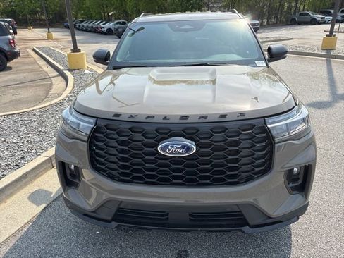 New 2026 Ford Explorer ST-Line image 3